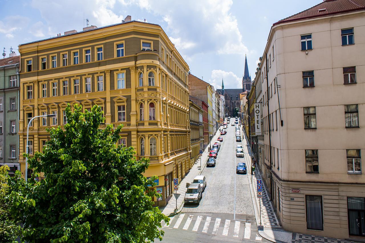 Hotel Dalimil Prag Dış mekan fotoğraf